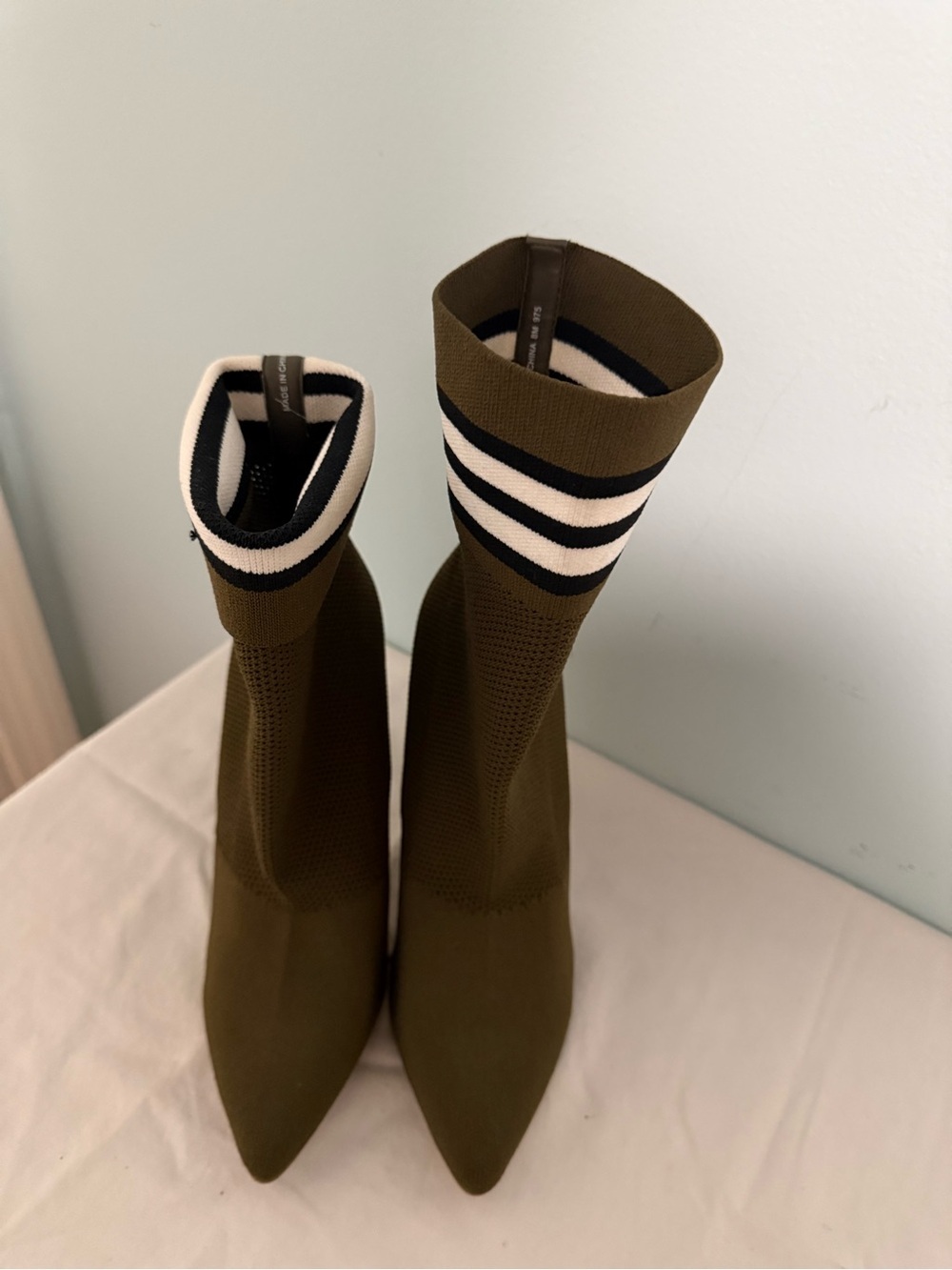 Steve Madden Olive Knit Sock Boots with Striped Cuff and heel! Gorgeous 🥰 - Picture 10 of 11